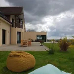 Magnifique Avec Piscine Interieure וילה Saint-Pois