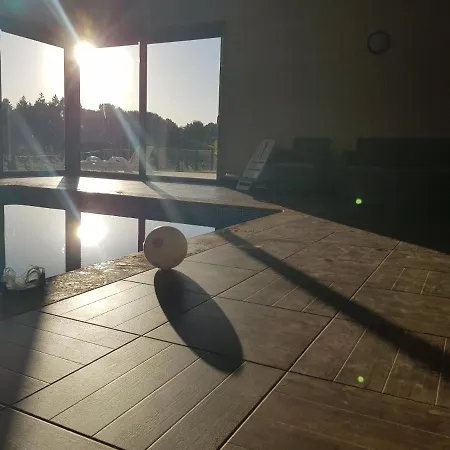 Magnifique Avec Piscine Interieure * Saint-Pois