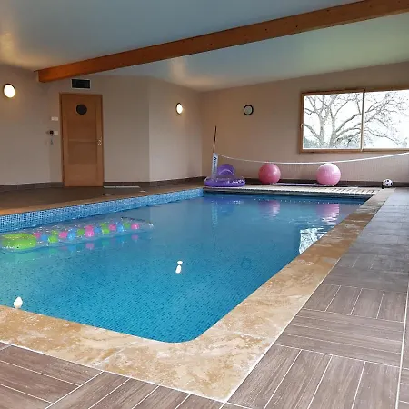 Magnifique Avec Piscine Interieure 빌라