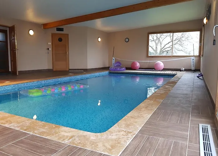 Magnifique Avec Piscine Interieure וילה