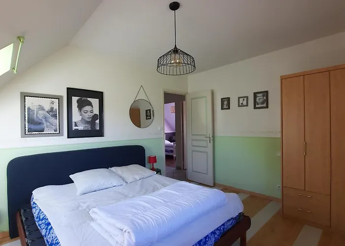 Magnifique Avec Piscine Interieure * Saint-Pois