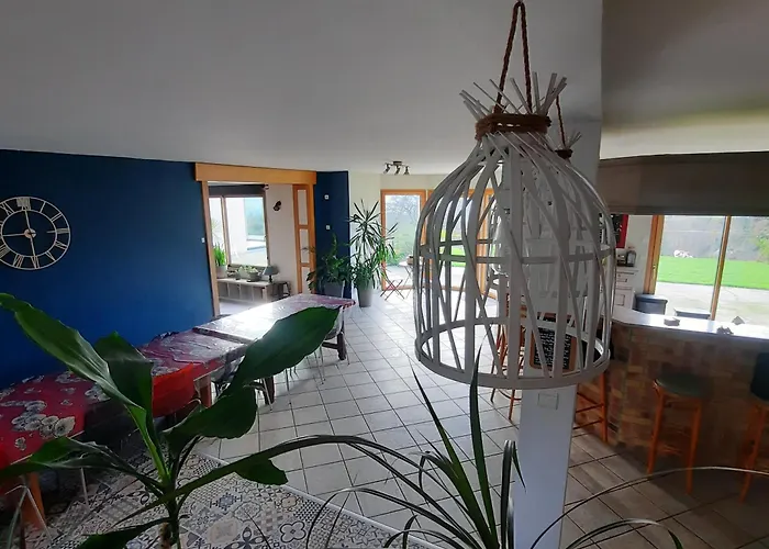 Magnifique Avec Piscine Interieure Saint-Pois