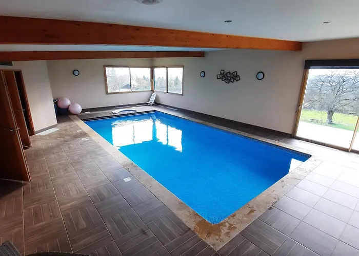 Magnifique Avec Piscine Interieure Saint-Pois
